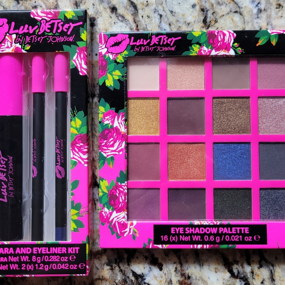Betsey Johnson Mascara & Eyeliner kit and eyeshadow pallette BNIB DUO